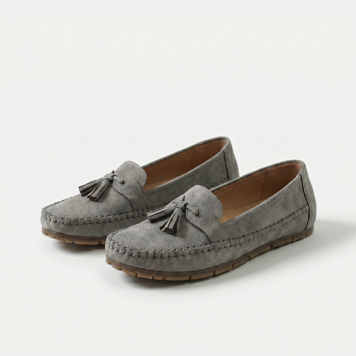 Nadine - klassiska loafers med tofsdetalj